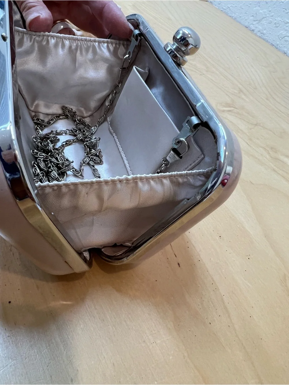 Chic Blush Hardcase Clutch with Silver Kiss-Lock size 6”x 3,5”